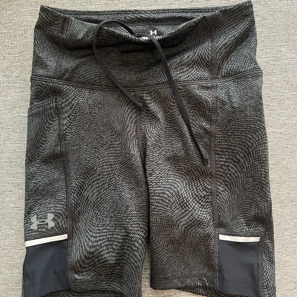Under Armour Women's Black Patterned Athletic Shorts